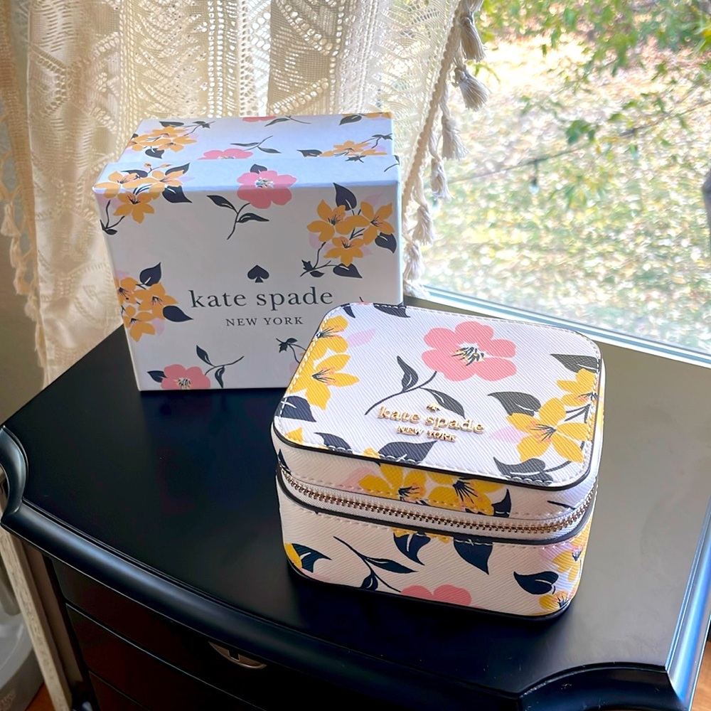 Kate Spade jewelry organizer